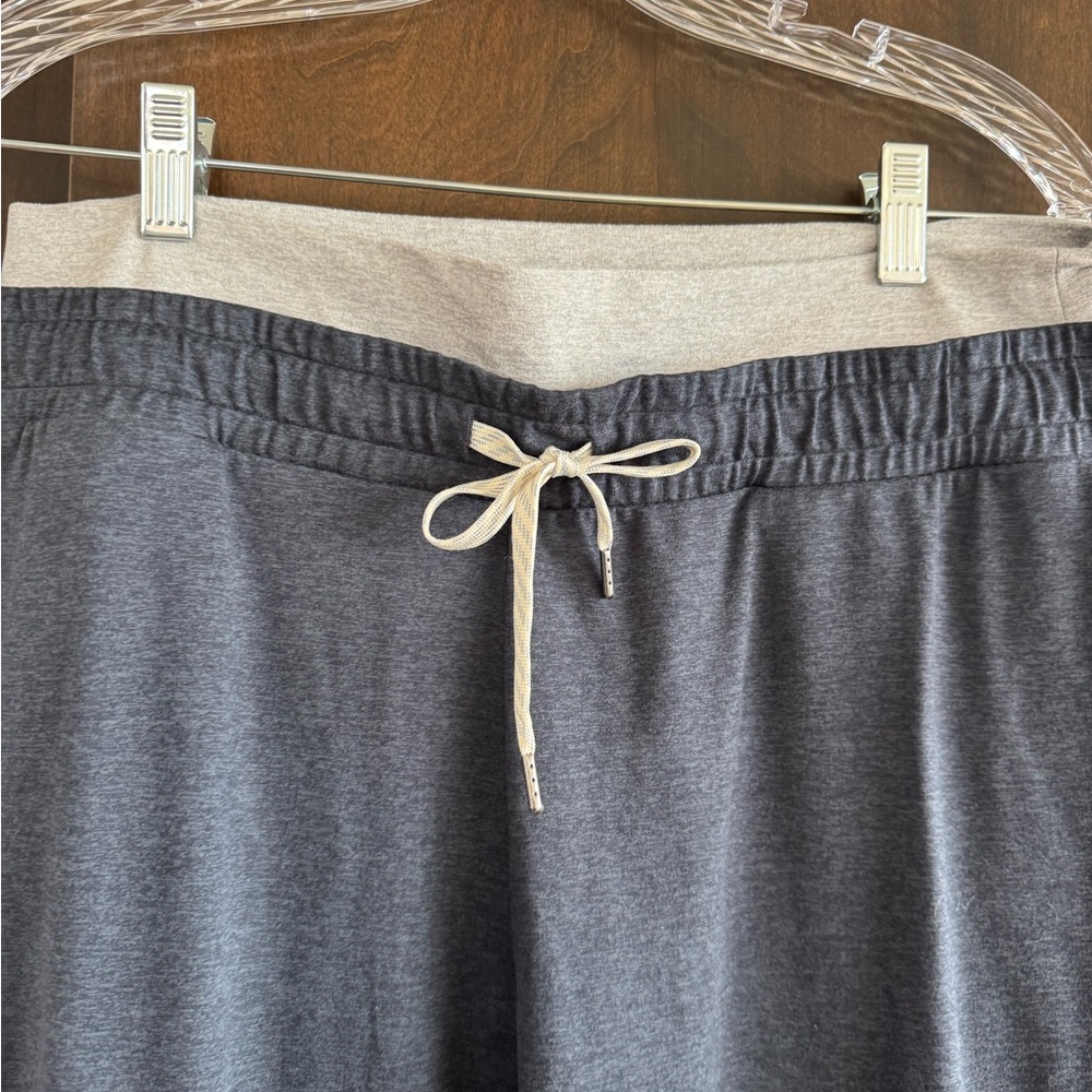 VIORI SWEATS - Picture 2 of 5